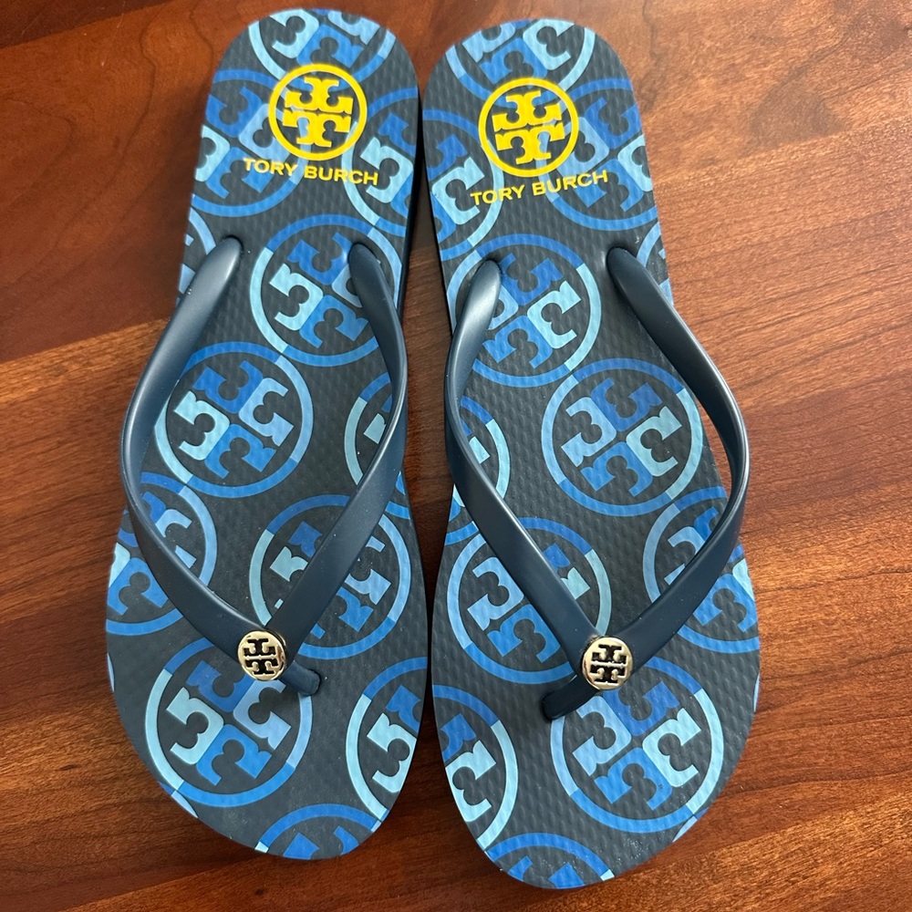 New Tory Burch Blue Flip Flops. Size 9.